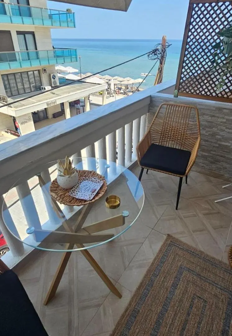Charlie Chaplin Luxury Apartments Peraía Grecia